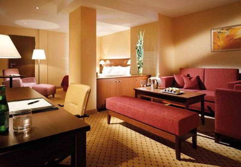 Courtyard By Marriott Munich City Center Exterior foto