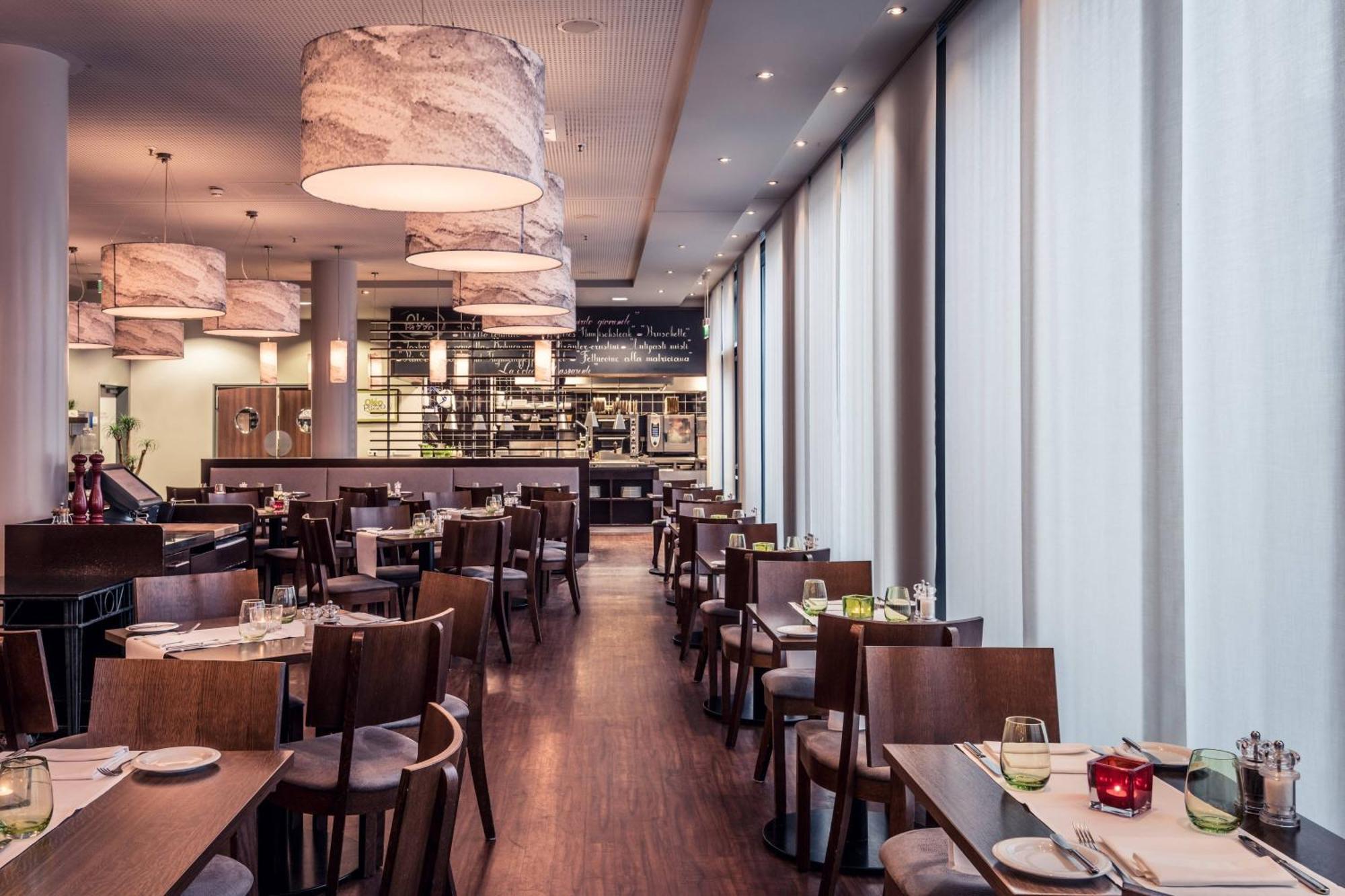 Courtyard By Marriott Munich City Center Exterior foto