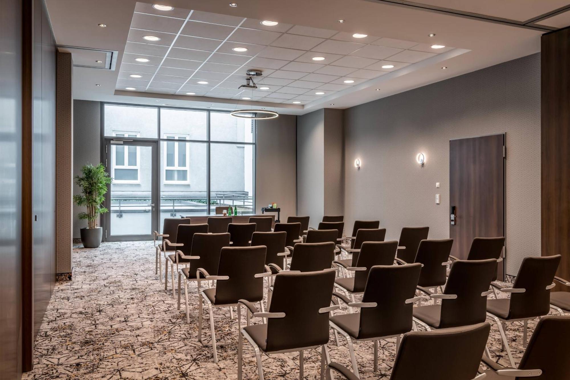 Courtyard By Marriott Munich City Center Exterior foto