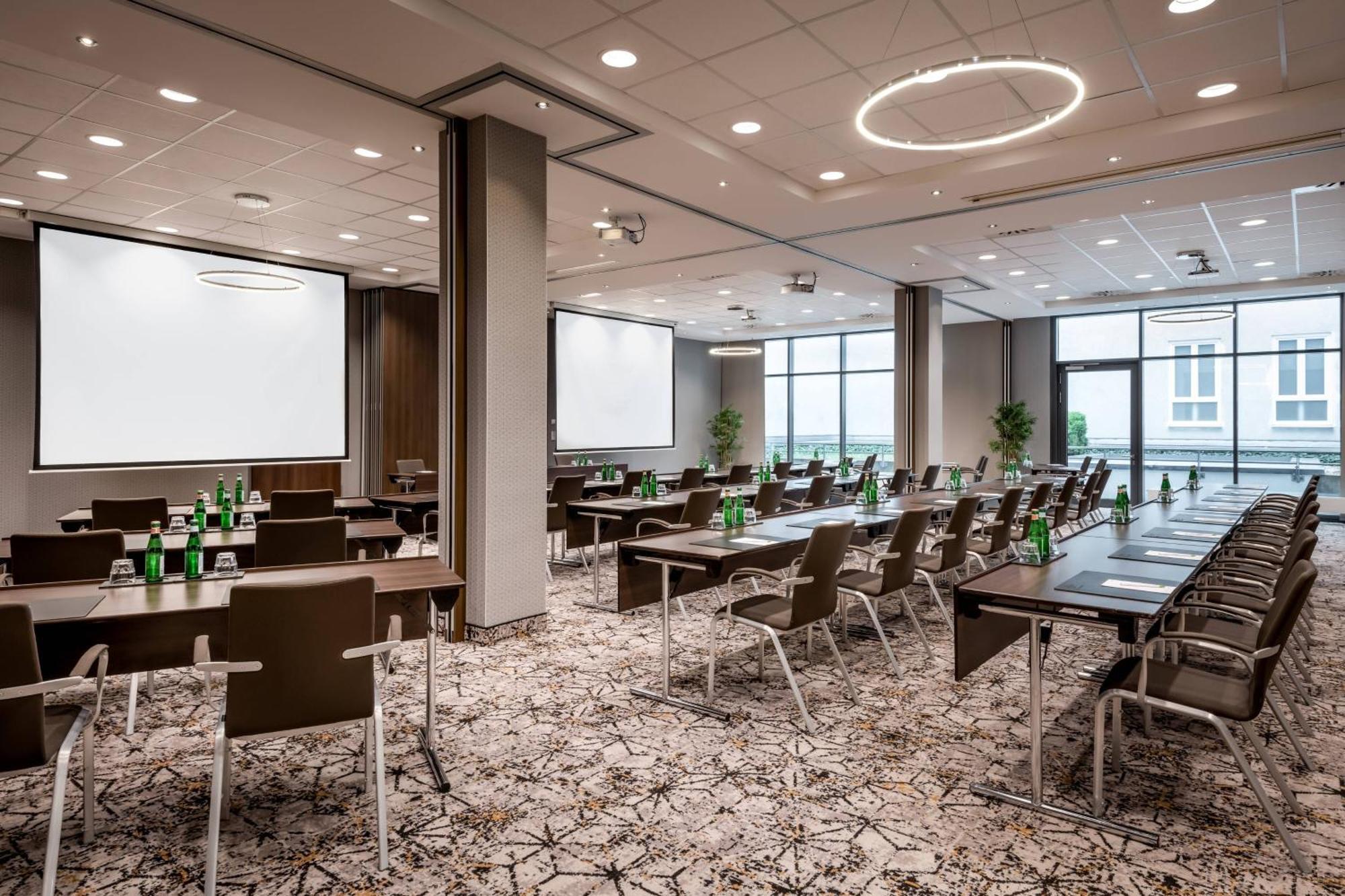 Courtyard By Marriott Munich City Center Exterior foto