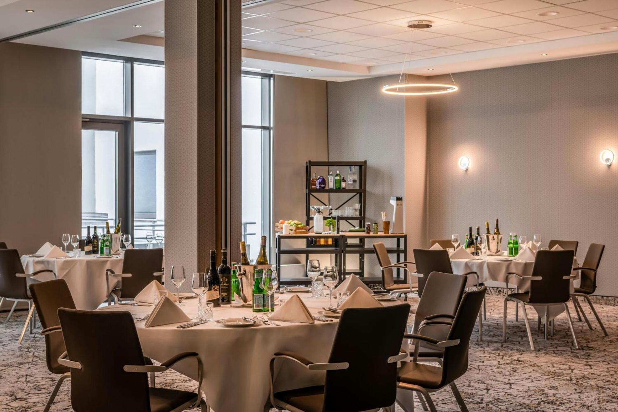Courtyard By Marriott Munich City Center Exterior foto