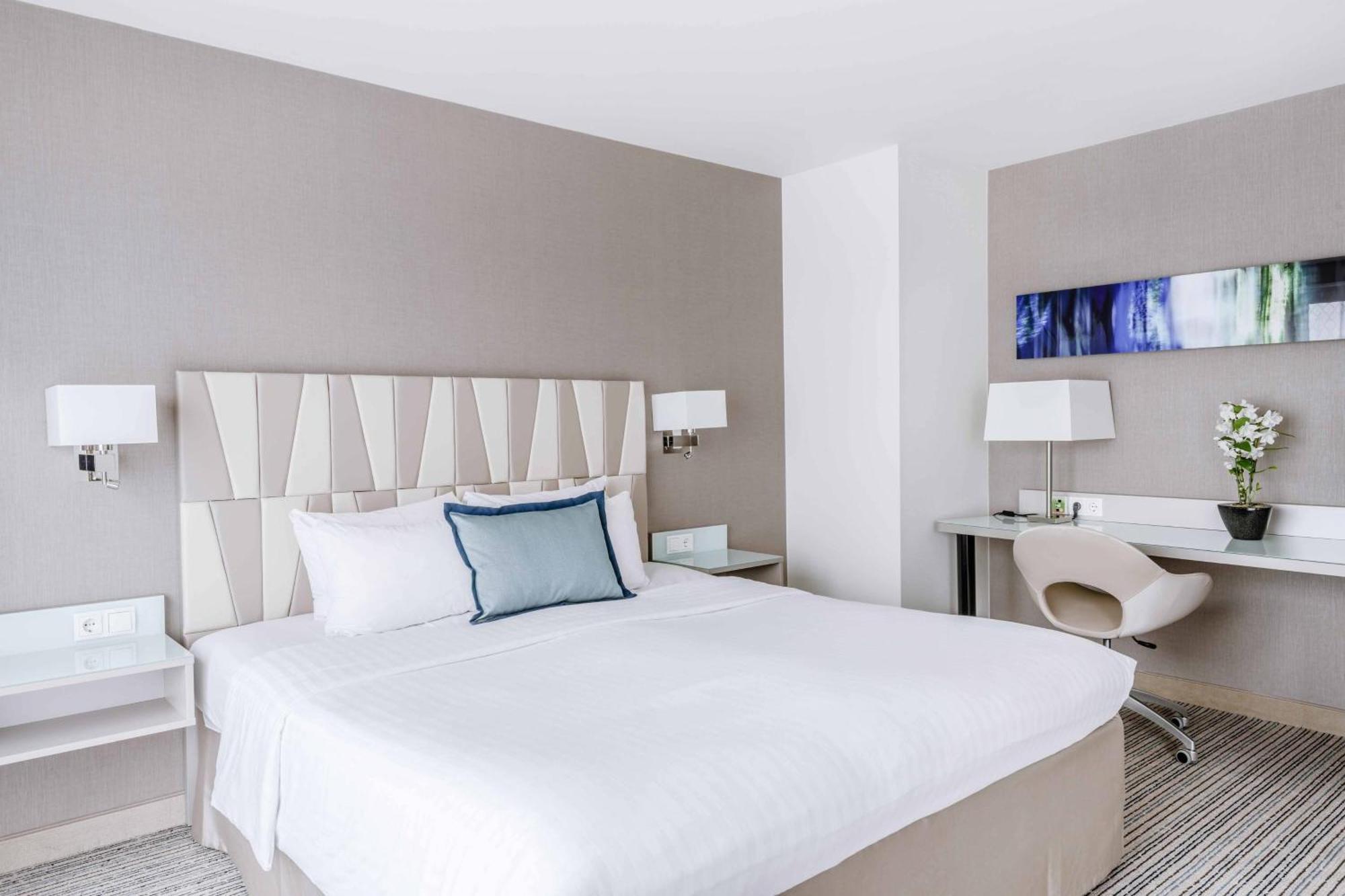 Courtyard By Marriott Munich City Center Exterior foto