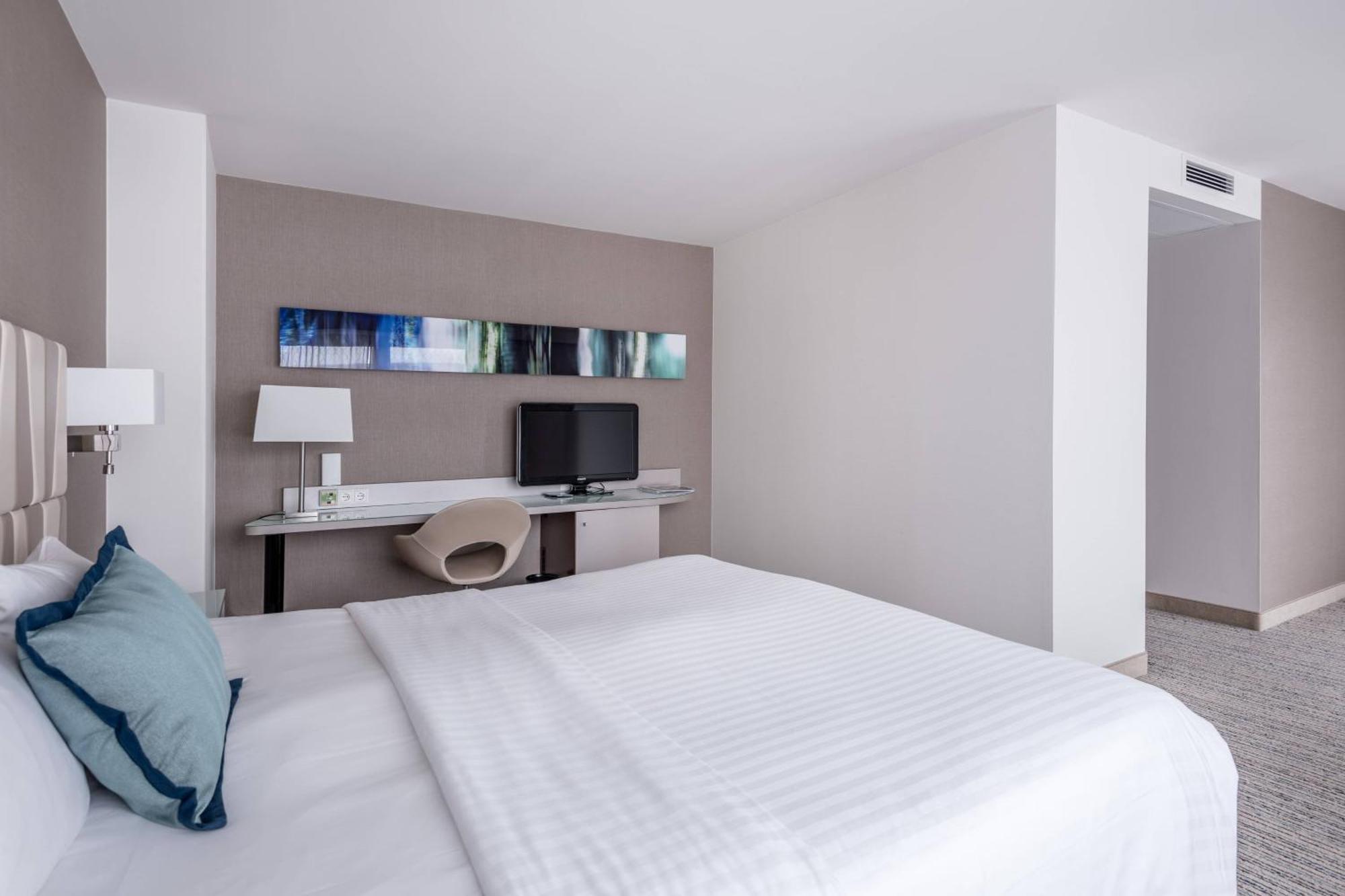 Courtyard By Marriott Munich City Center Exterior foto